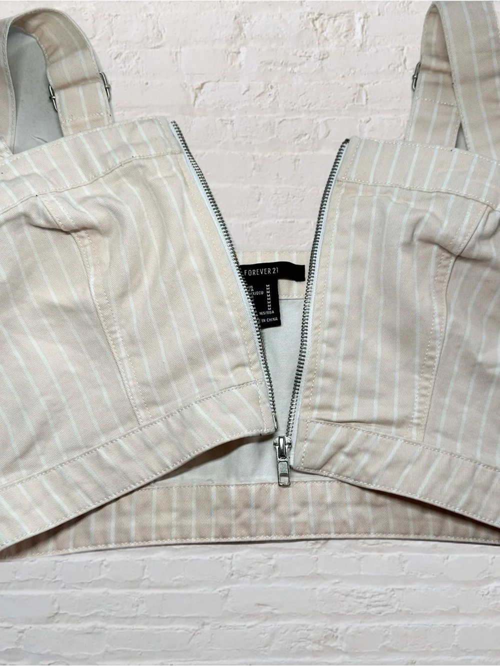 Forever 21 Light Pink & White Stripped Zip Front Adjustable Strap Crop Top in M - Picture 3 of 8